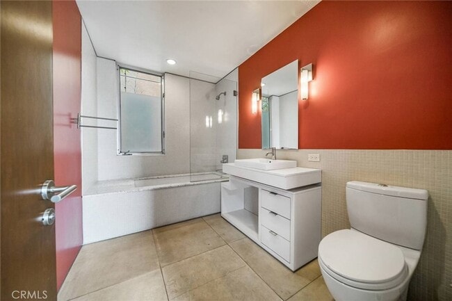 Building Photo - 419 Venice Way