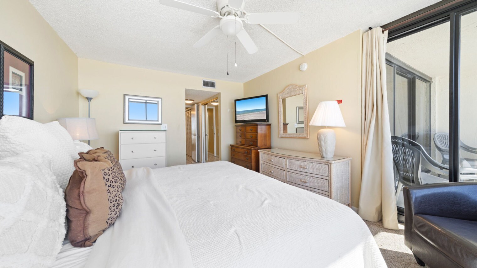 Building Photo - 7205 Thomas Dr