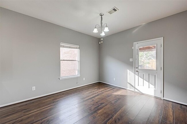 Building Photo - 502 Mornington Ln