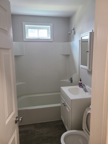 Building Photo - 26 Bentley St