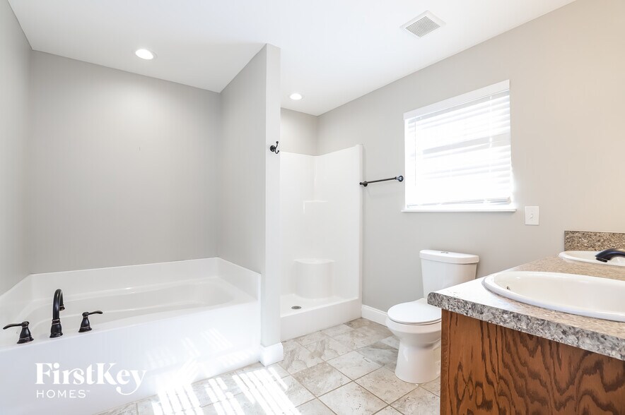 Building Photo - 17 Baker St