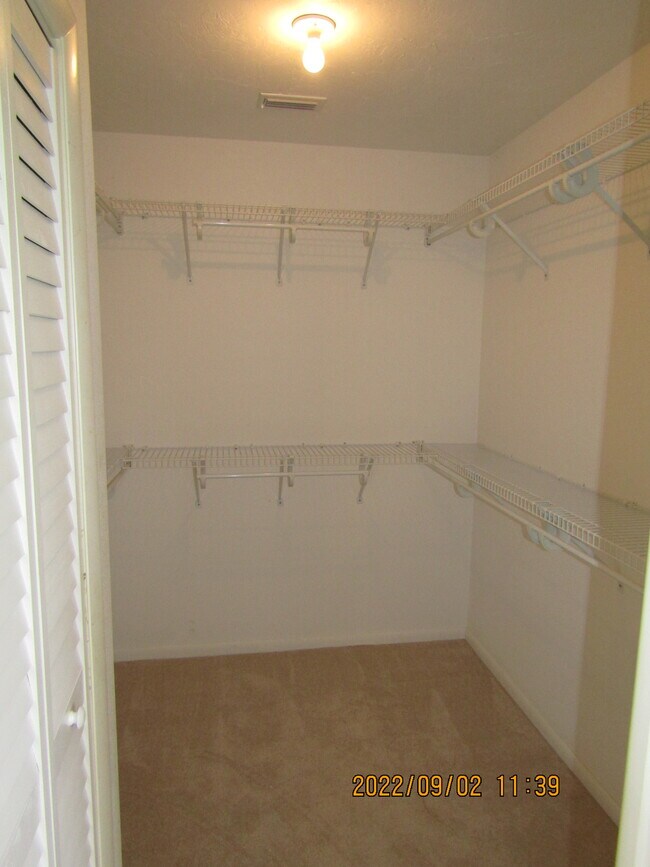 Building Photo - 736 Cadiz Rd