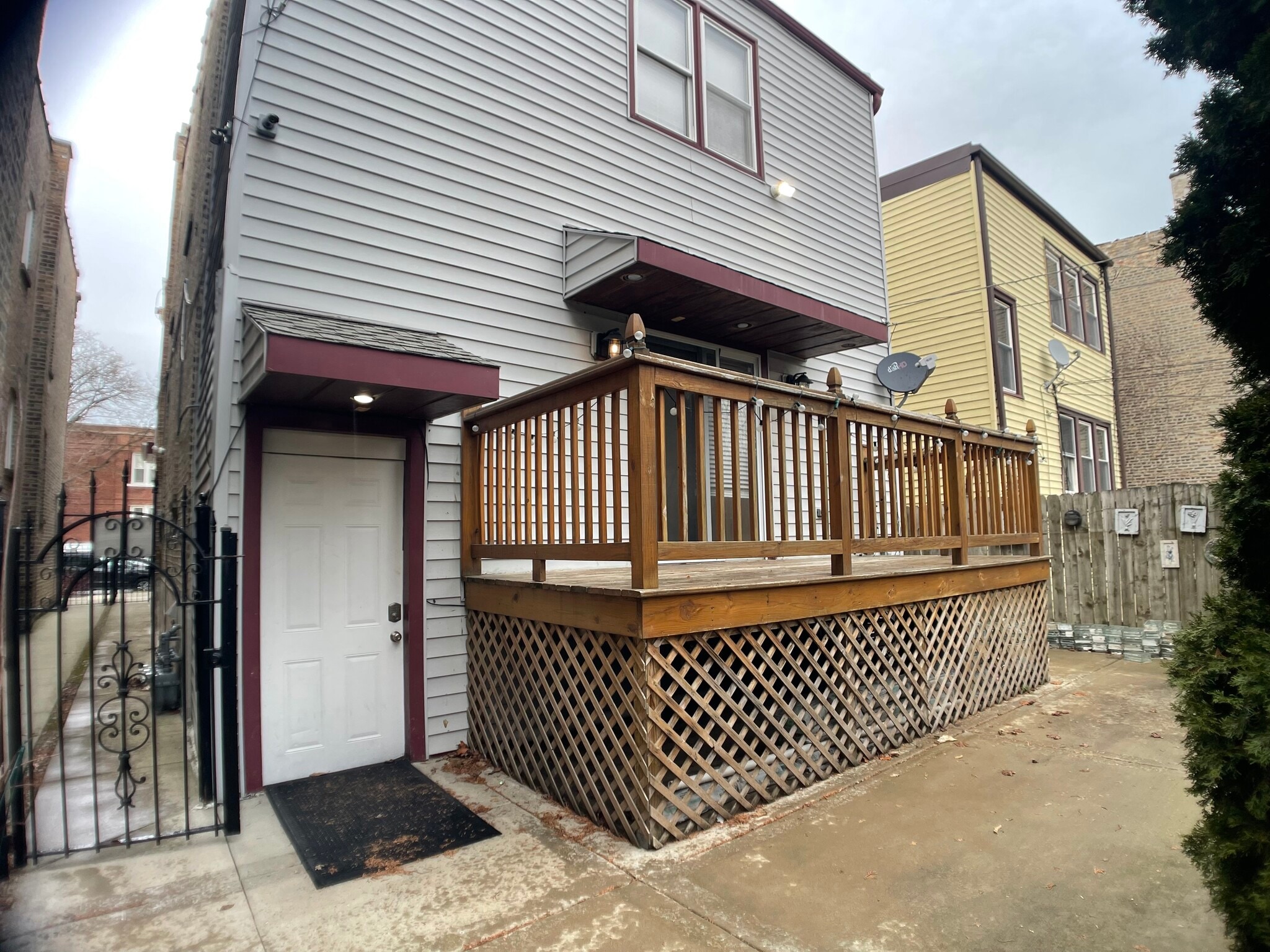 Building Photo - 3721 W Belden Ave