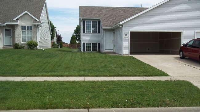Primary Photo - 2902 N Wright Rd