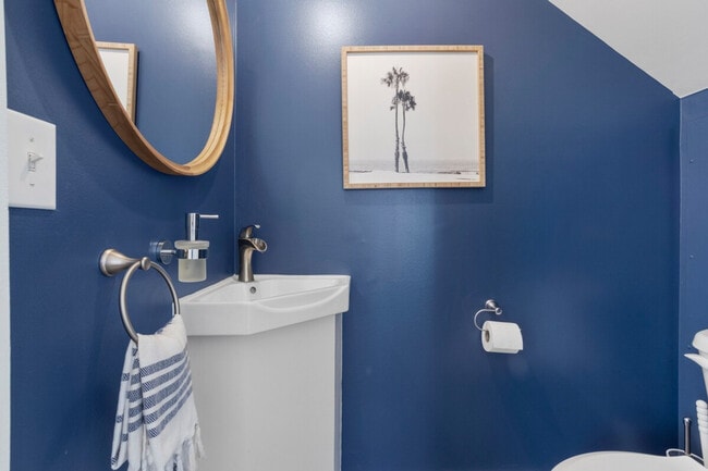 Building Photo - 2207 Government St