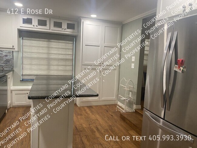 Building Photo - 412 E Rose Dr
