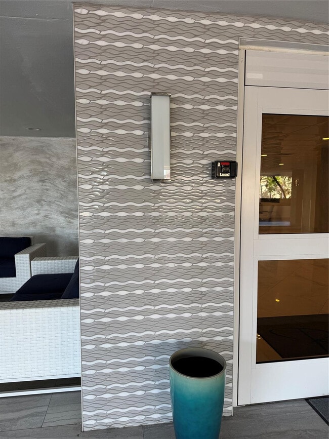 Building Photo - 3800 Galt Ocean Dr