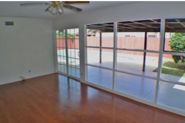 Building Photo - 4386 Chelford St