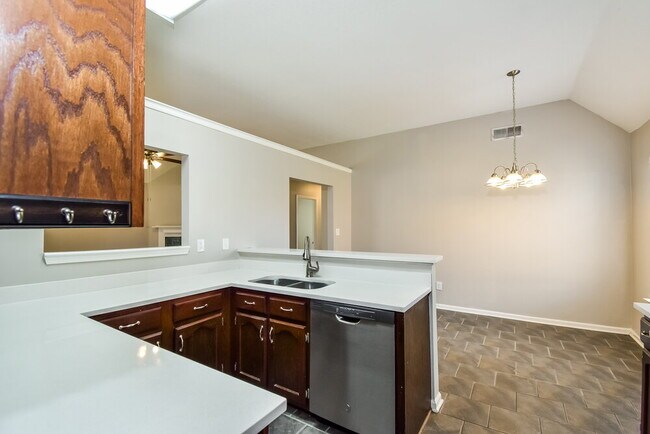 Building Photo - 5397 Kayla Dr