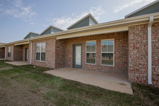 Building Photo - ***903 Seaborn Way***