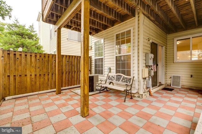 Building Photo - 13129 Park Crescent Cir
