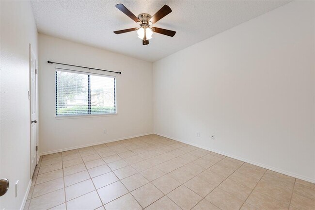 Building Photo - 9100 Mountain Ridge Dr