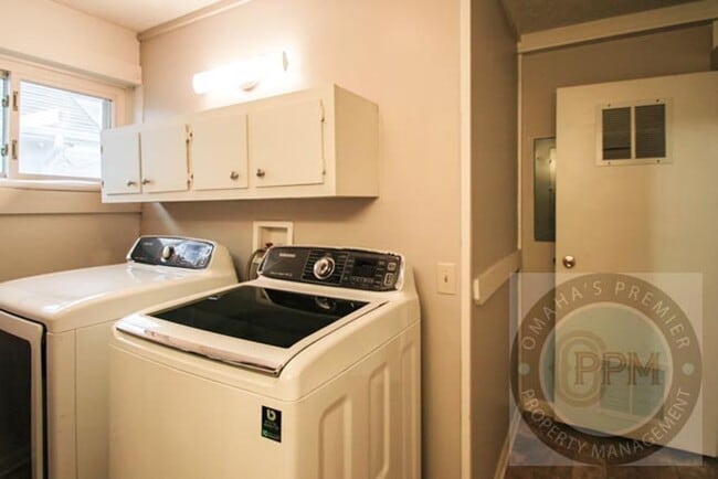 Building Photo - 3 Bedroom / 1.5 Bath Townhome in Gretna!!