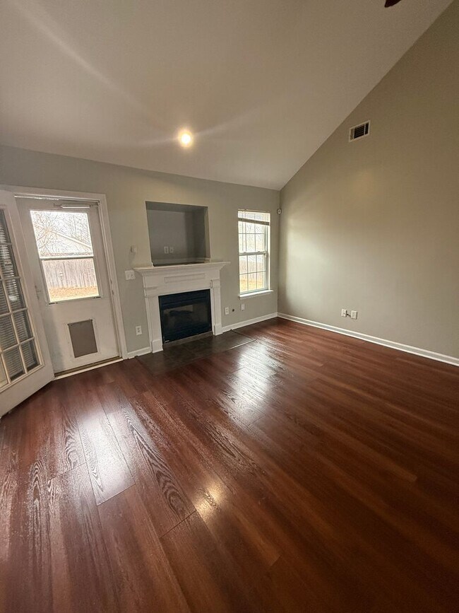 Building Photo - 1500 Cedar Hill Trail