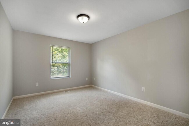 Building Photo - 430 Cedar Creek Dr
