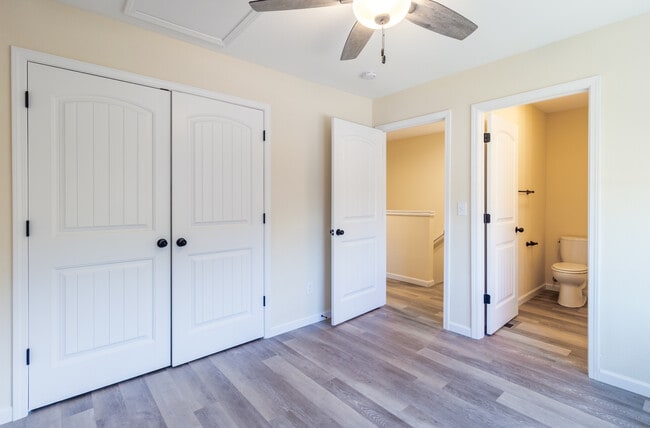 Building Photo - 933 Warrior Hill Dr