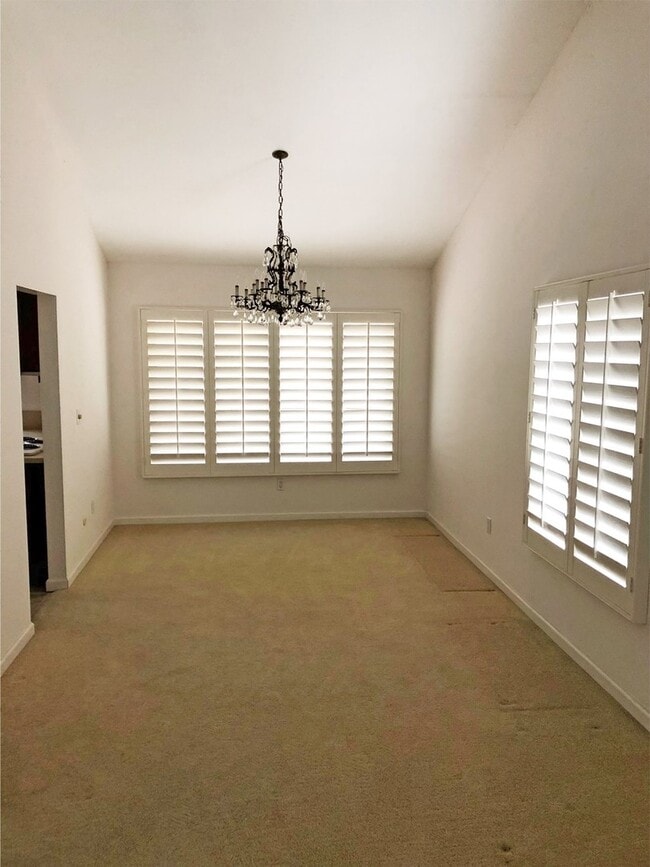 Building Photo - Beautiful Bonita Home, 4 Bedrooms, 2.5 Baths, 3 Car Garage, Pool!