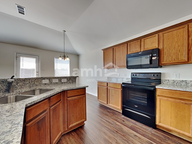 Building Photo - 908 Mesa Vista Dr