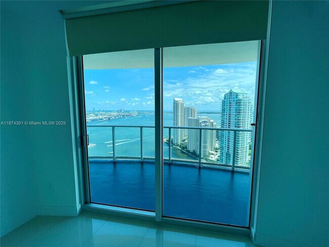 Building Photo - 300 S Biscayne Blvd