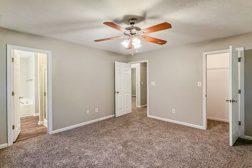 Building Photo - 140 Loxley Ct