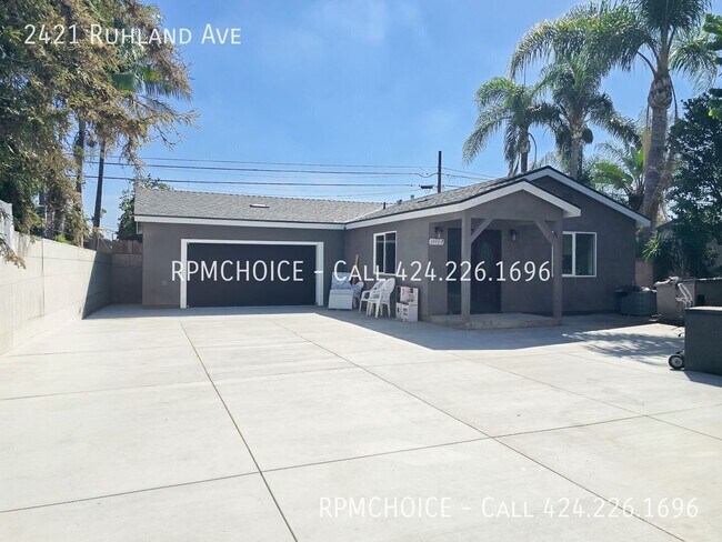 Building Photo - 2421 Ruhland Ave