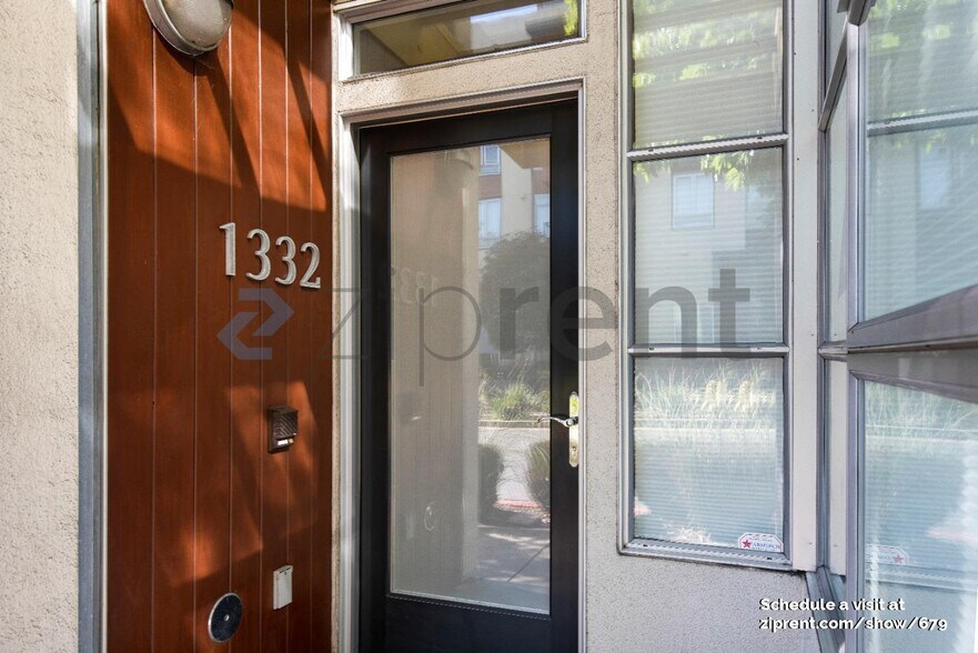 Building Photo - 1332 Powell St