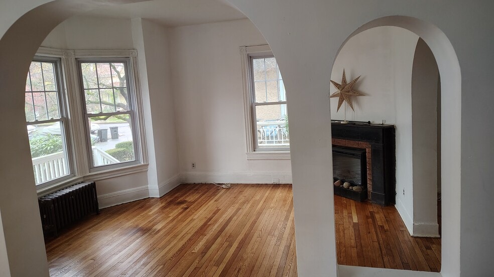 LIVING ROOM VIEW FROM FOYER - 4 Edmarth Pl