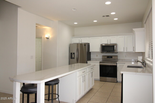 Building Photo - 14334 W Avalon Dr