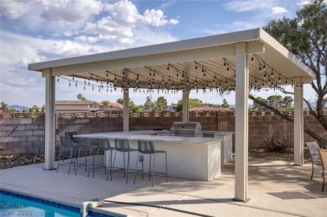 Building Photo - 4045 W Mardon Ave