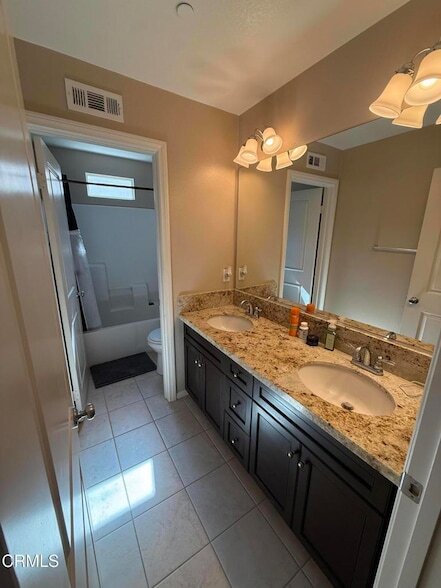 Building Photo - 2967 Palmera Ln