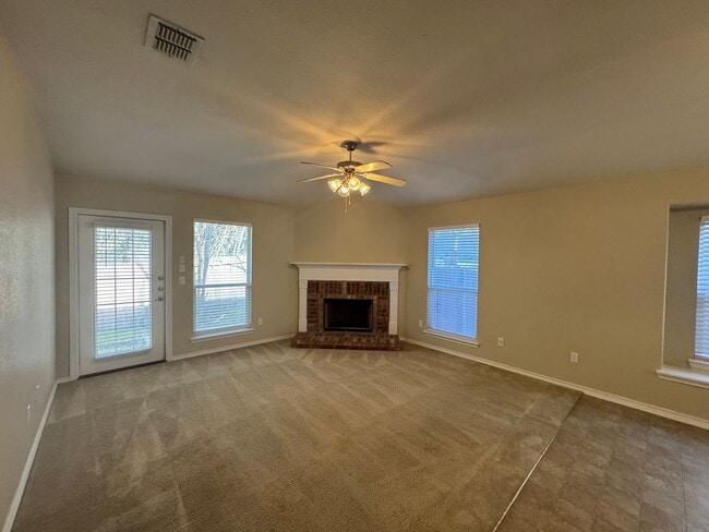 Building Photo - GATED COMMUNITY  |  3 BED  |  2 BATH  |  S...