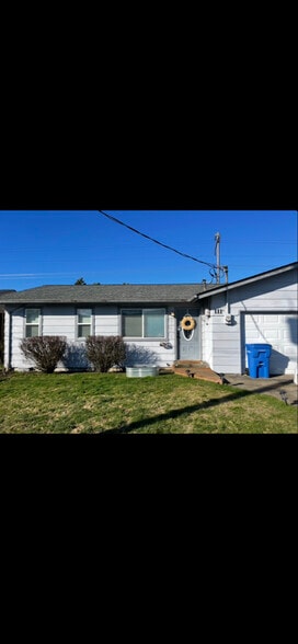 Primary Photo - 111 Green Acres Dr