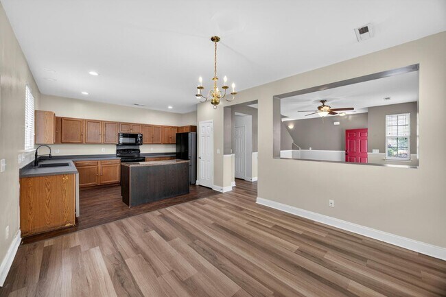 Building Photo - 8831 Kellum Dr