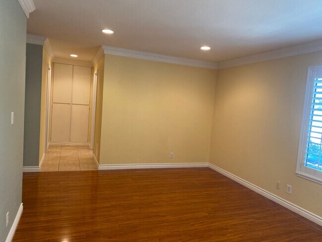 Building Photo - 2750 Sea View Pkwy