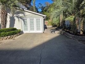 Building Photo - 406 28th Ave S