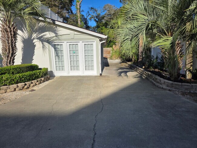 Building Photo - 406 28th Ave S