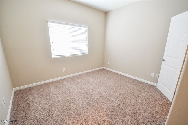 Building Photo - 9422 Sand Tiger Ave