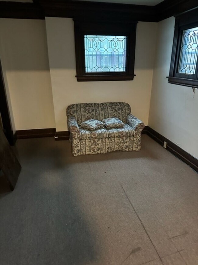 Building Photo - 605 E Buchtel Ave