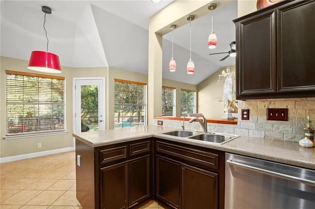 Building Photo - 119 Bluejack Pl