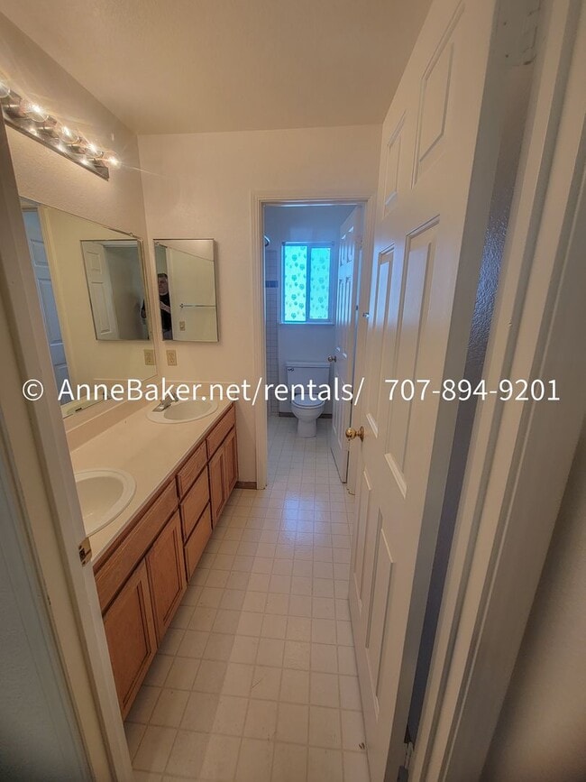 Building Photo - Cloverdale Meadow Condo Available Now