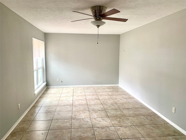 Building Photo - 7414 Carew St