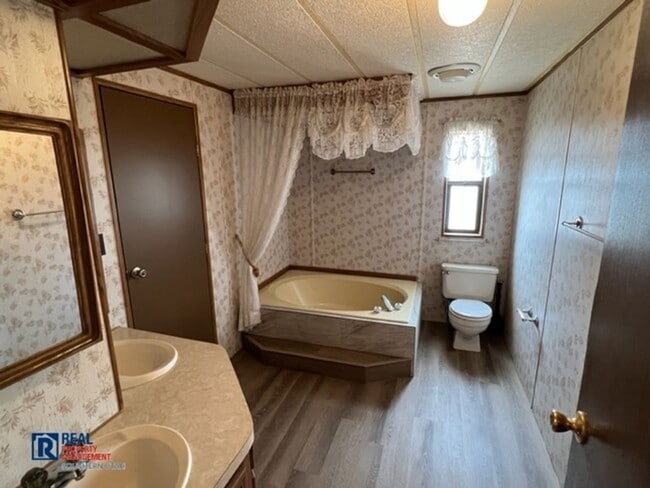Building Photo - Toquerville home on large lot