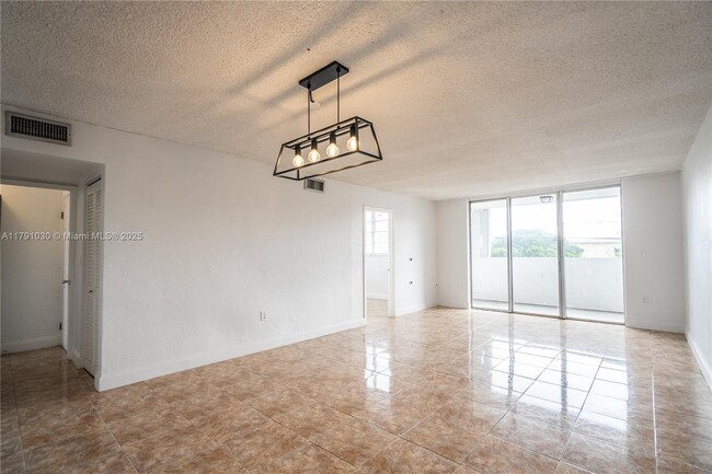 Building Photo - 7850 Byron Ave