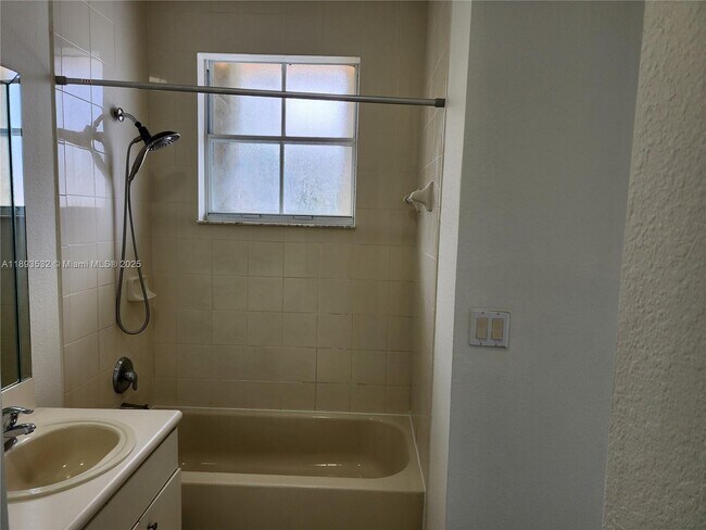 Building Photo - 10831 SW 240 Ln