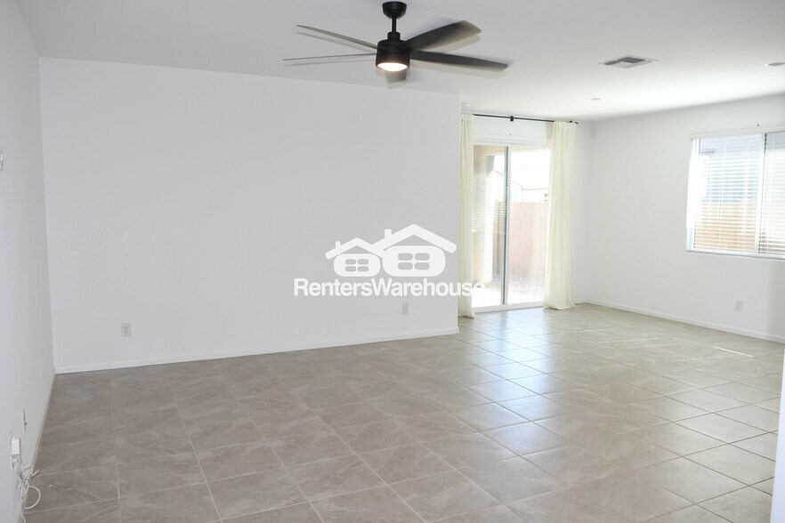 Building Photo - 9449 W Montecito Ave