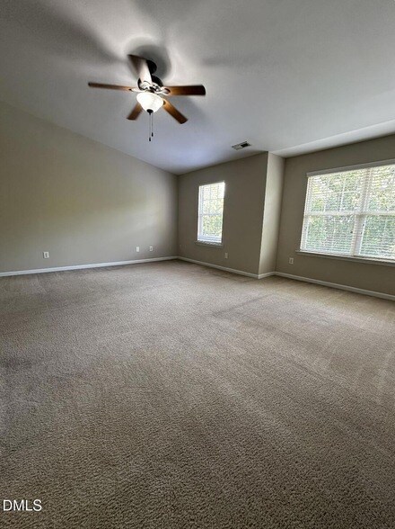 Building Photo - 2210 Valley Edge Dr