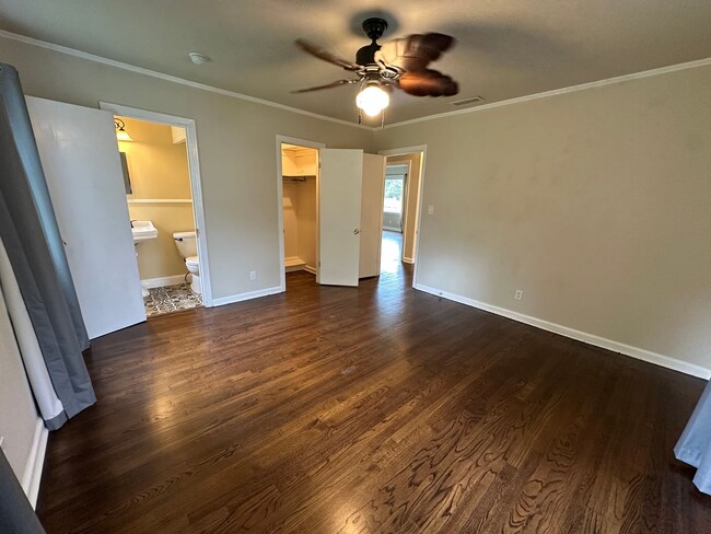 Building Photo - 2521 Sunnybrook Dr