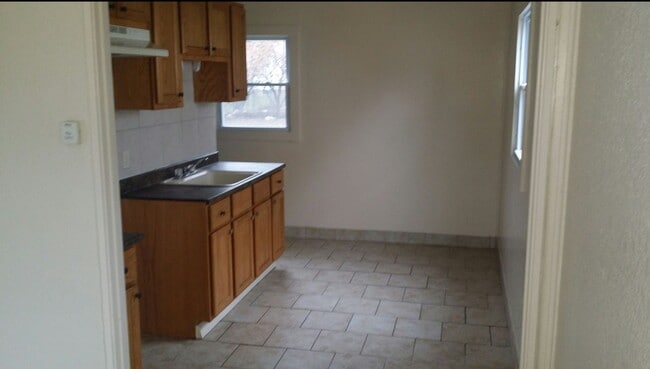 Building Photo - AFFORDABLE 2BR SINGLE FAMILY HOME, HARD SU...
