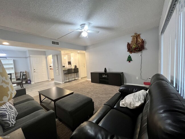 Building Photo - 1 br, 1 bath Condo - 4411 Shady Terrace La...