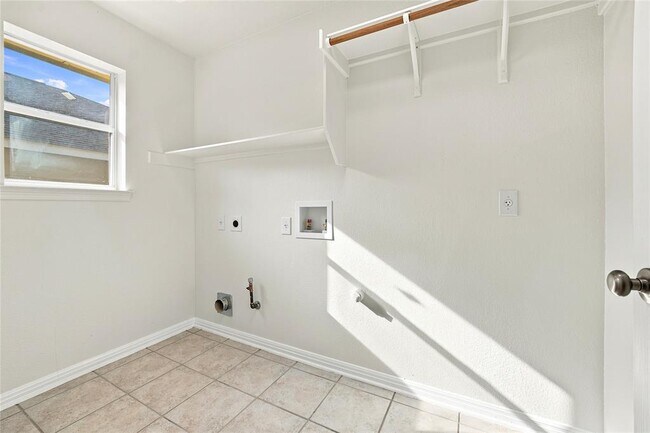 Building Photo - 12521 Canyon Glen Dr